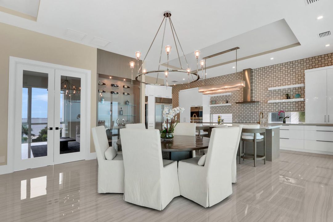 Recently Sold: $3,745,000 (5 beds, 5 baths, 4066 Square Feet)