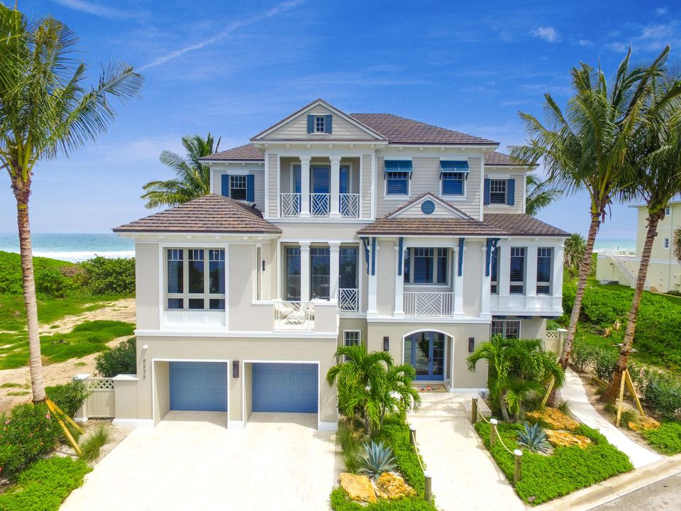 Recently Sold: $5,775,000 (5 beds, 7 baths, 6388 Square Feet)