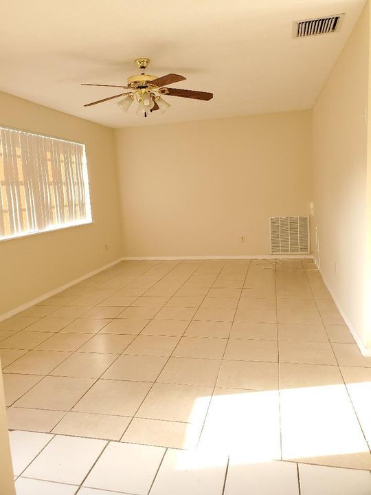 Recently Rented: $1,550 (2 beds, 2 baths, 972 Square Feet)