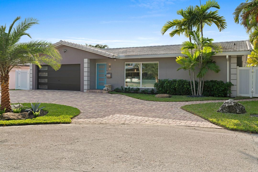 Recently Sold: $695,000 (4 beds, 2 baths, 2105 Square Feet)