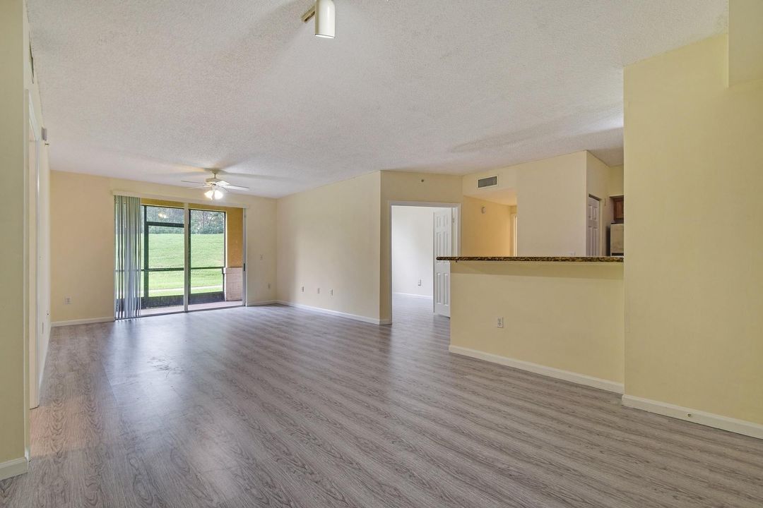 Recently Sold: $310,000 (3 beds, 2 baths, 1492 Square Feet)