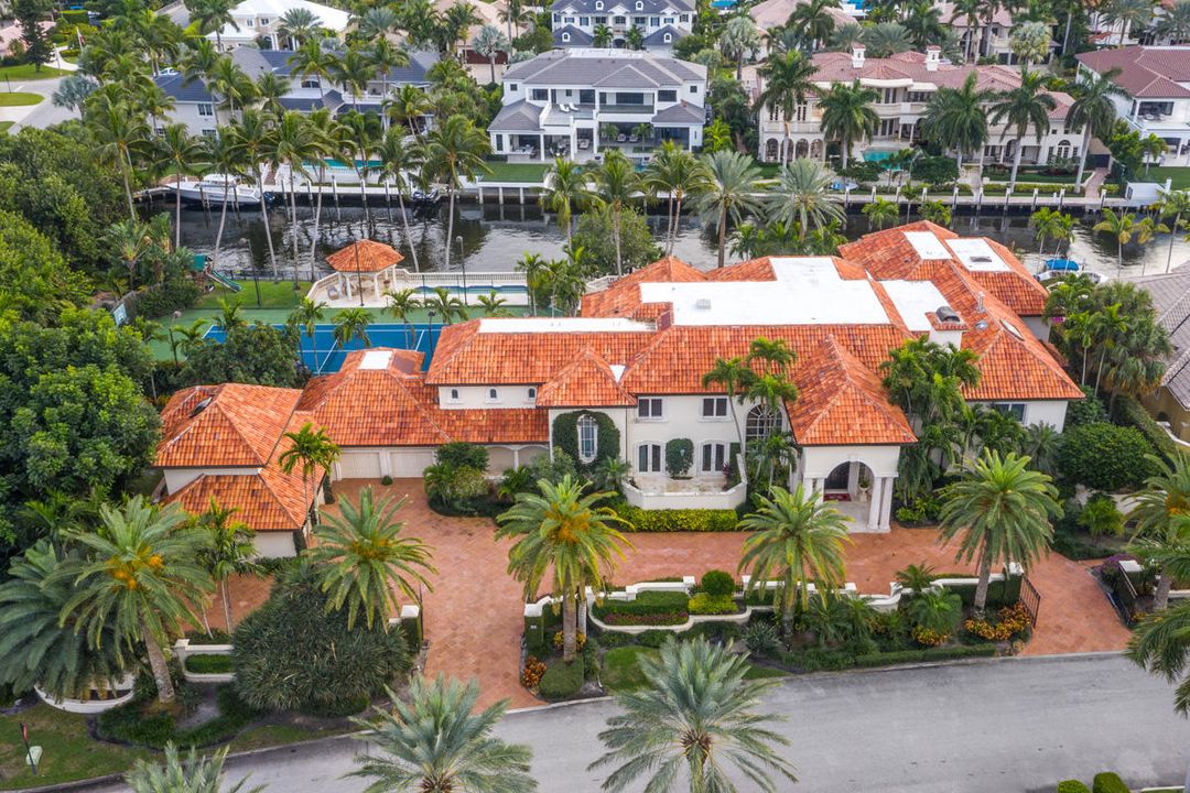 Recently Sold: $9,975,000 (6 beds, 8 baths, 12354 Square Feet)
