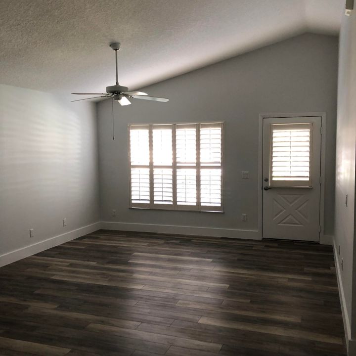 Recently Rented: $1,400 (2 beds, 2 baths, 1217 Square Feet)