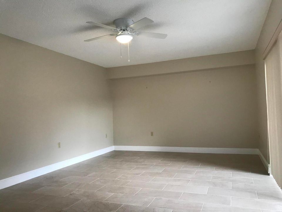 Recently Rented: $1,600 (2 beds, 2 baths, 1236 Square Feet)