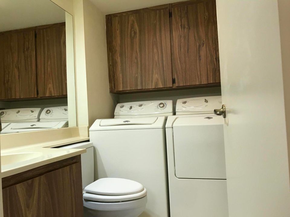 Recently Rented: $1,600 (2 beds, 2 baths, 1236 Square Feet)