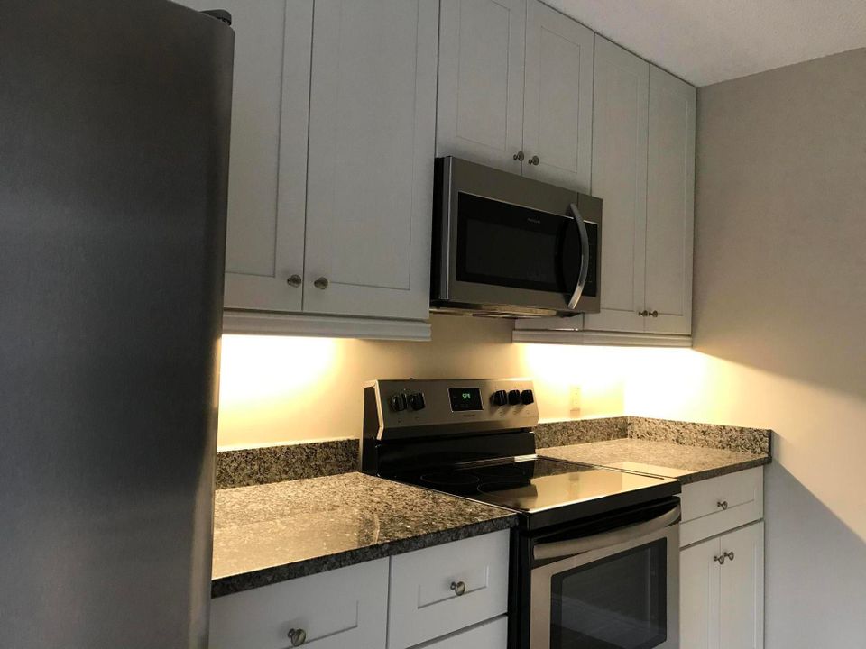 Recently Rented: $1,600 (2 beds, 2 baths, 1236 Square Feet)