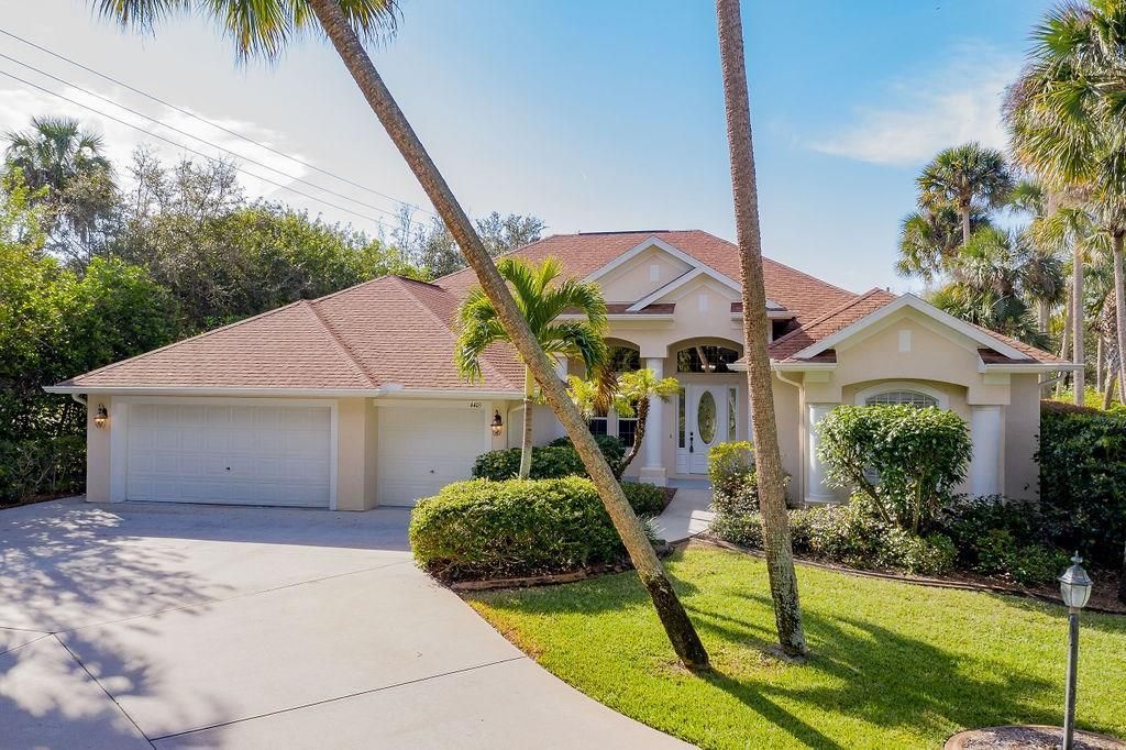 Recently Sold: $399,900 (4 beds, 3 baths, 3301 Square Feet)
