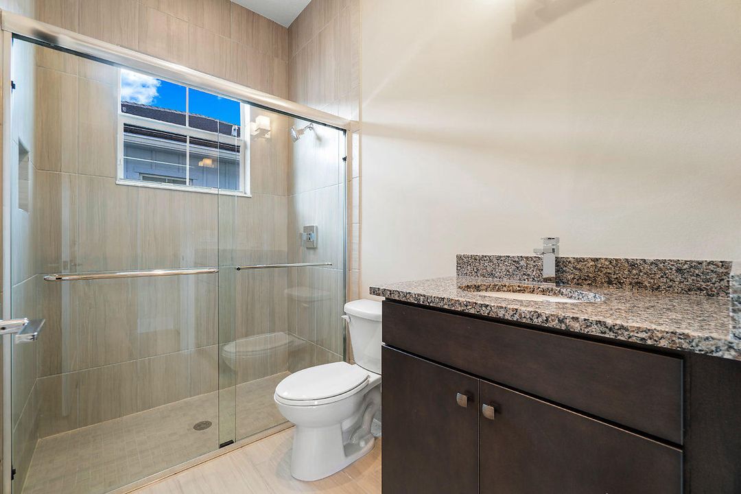 Недавно арендовано: $3,900 (4 спален, 4 ванн, 3178 Квадратных фут)