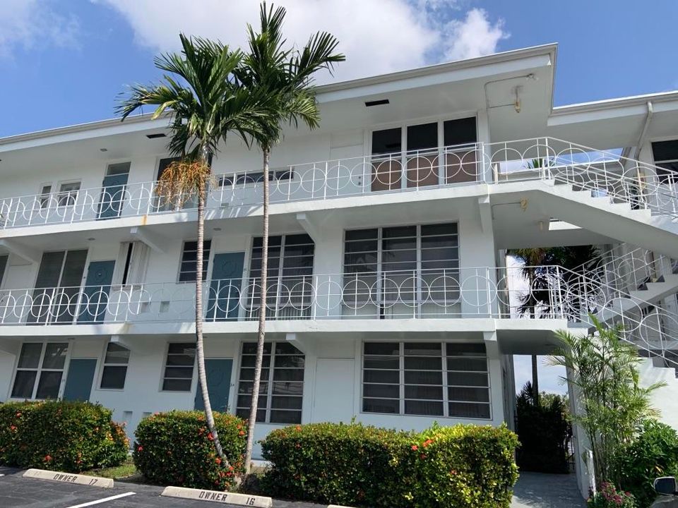 Recently Sold: $262,000 (2 beds, 2 baths, 1030 Square Feet)