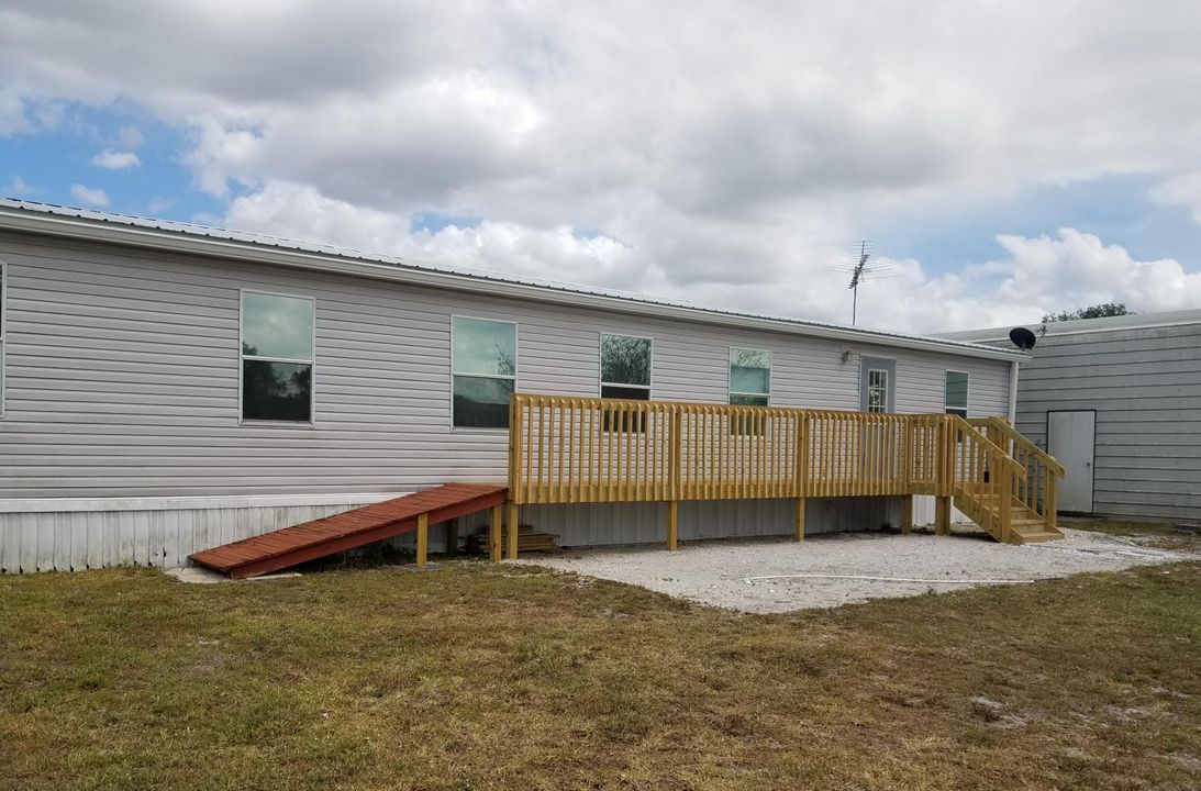 Recently Sold: $284,000 (3 beds, 2 baths, 2820 Square Feet)