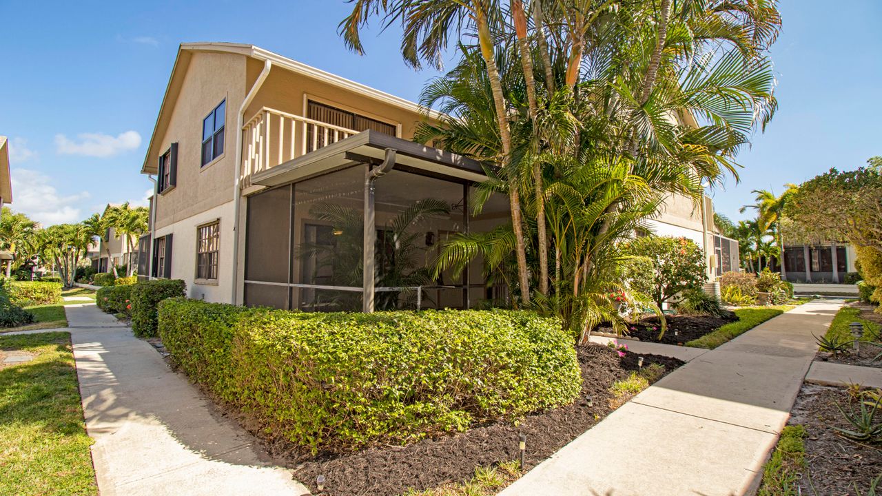 Vendido Recientemente: $164,900 (2 camas, 2 baños, 1384 Pies cuadrados)