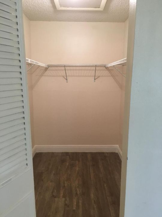 Recently Rented: $950 (1 beds, 1 baths, 600 Square Feet)