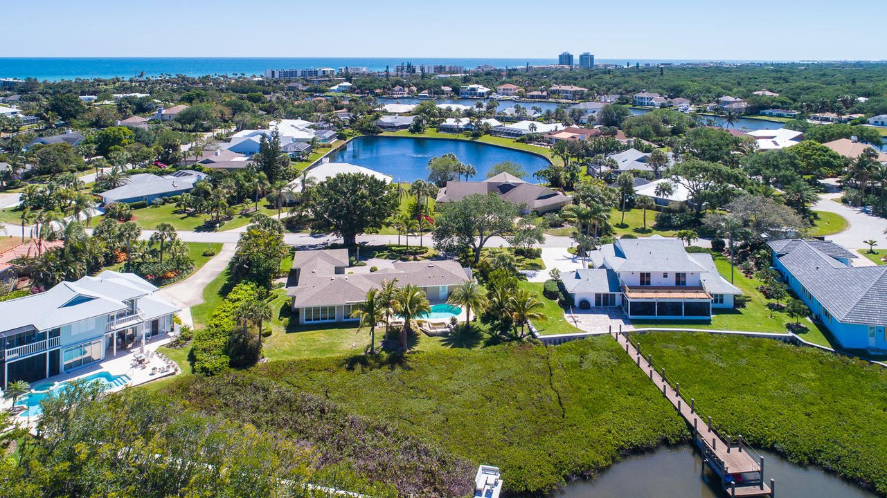 最近售出: $550,000 (3 贝兹, 2 浴室, 2040 平方英尺)