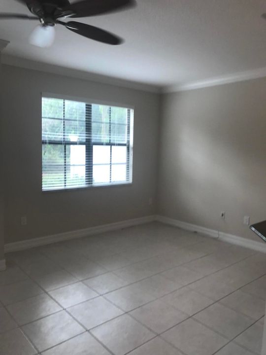 Recently Rented: $1,595 (3 beds, 2 baths, 1848 Square Feet)