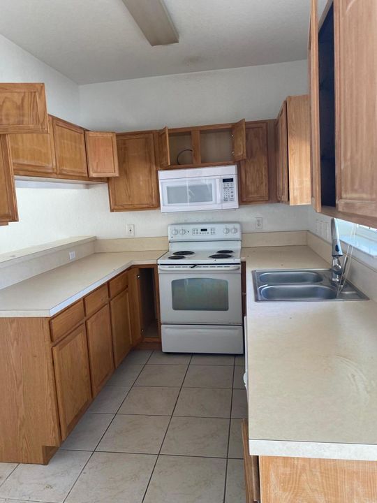 Recently Rented: $1,550 (3 beds, 2 baths, 1342 Square Feet)
