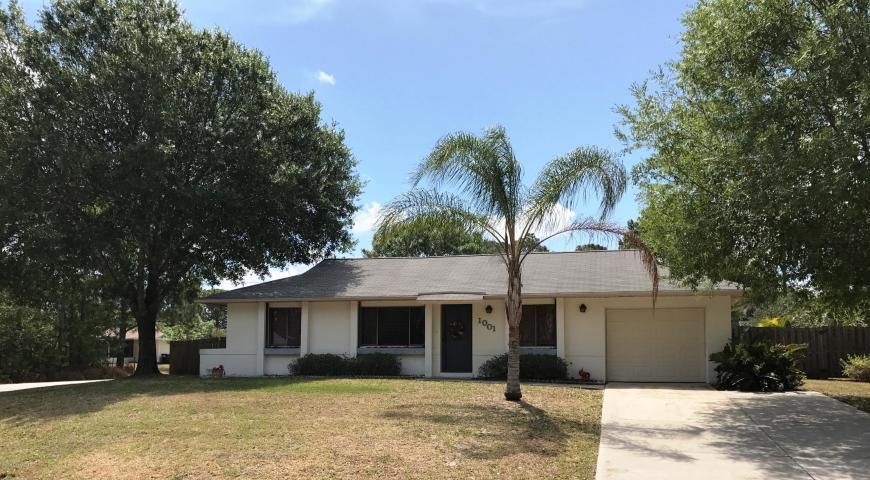 Recently Sold: $139,900 (2 beds, 2 baths, 1216 Square Feet)