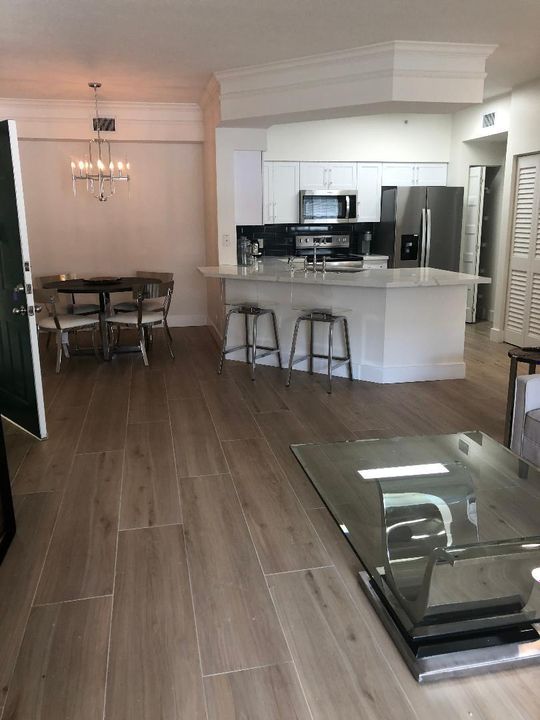 Recently Rented: $1,395 (1 beds, 1 baths, 932 Square Feet)