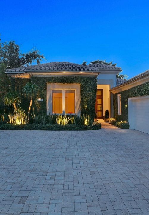 Recently Sold: $3,500,000 (4 beds, 3 baths, 3155 Square Feet)