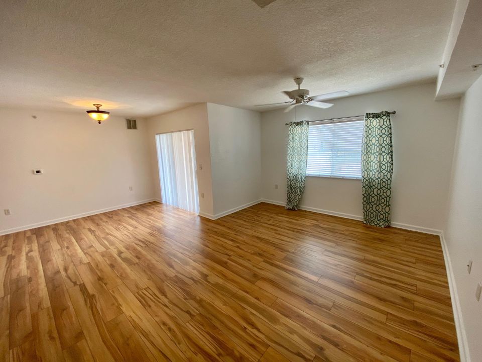 Recently Rented: $1,100 (1 beds, 1 baths, 868 Square Feet)