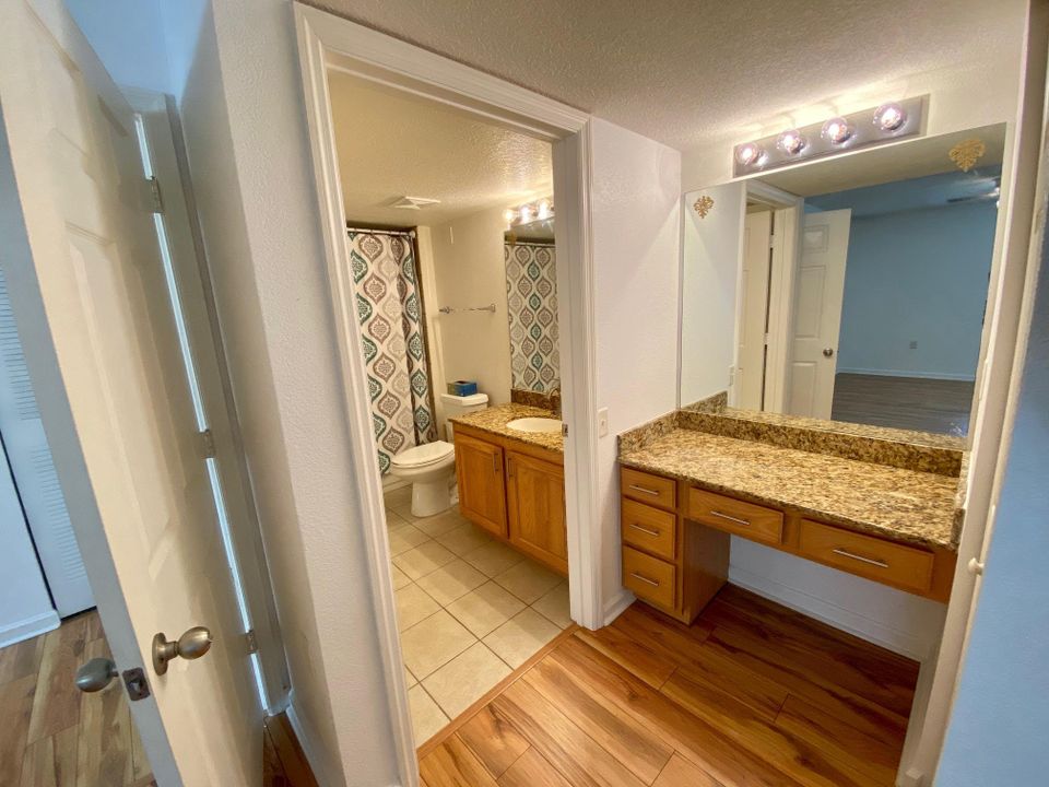 Недавно арендовано: $1,100 (1 спален, 1 ванн, 868 Квадратных фут)