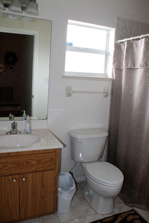 最近售出: $175,500 (3 贝兹, 2 浴室, 1854 平方英尺)