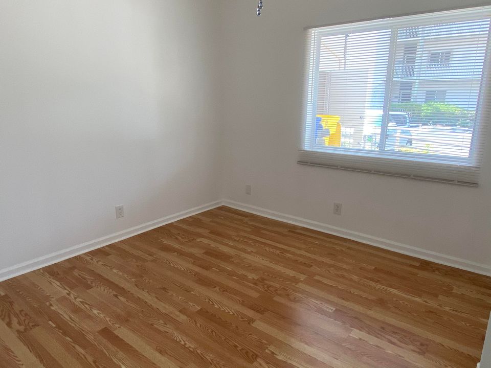 Recently Rented: $1,295 (2 beds, 2 baths, 1075 Square Feet)