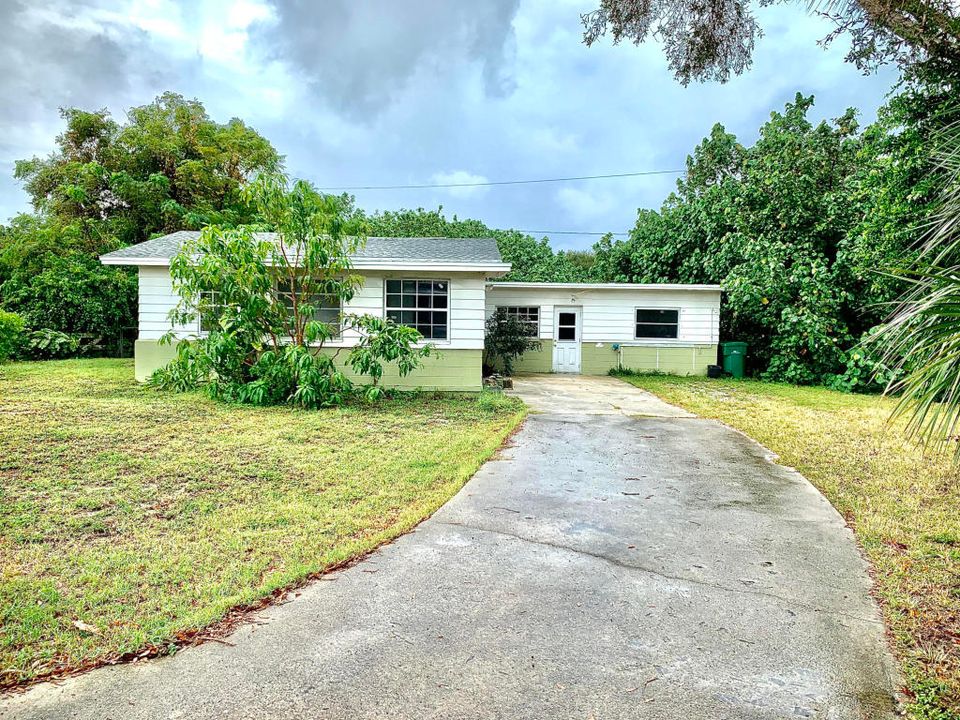 Recently Sold: $209,900 (3 beds, 1 baths, 1274 Square Feet)