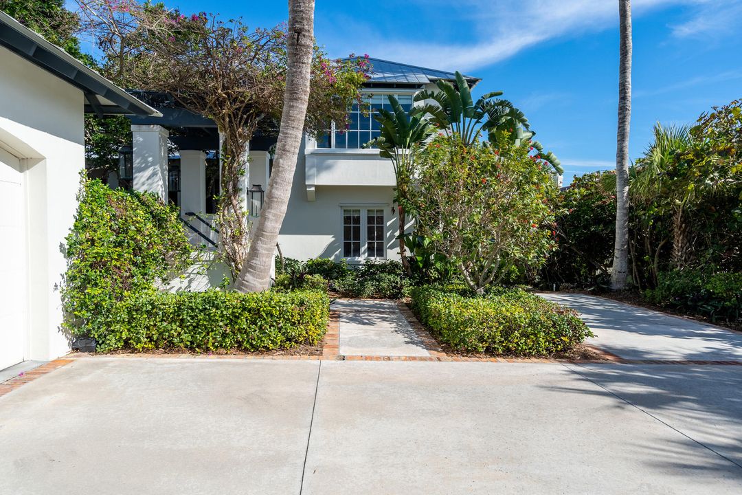 Recently Sold: $3,998,000 (4 beds, 4 baths, 3537 Square Feet)