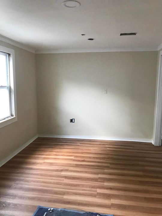 Recently Rented: $1,350 (1 beds, 1 baths, 2009 Square Feet)