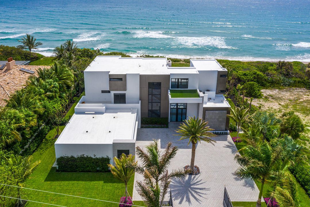 Recently Sold: $21,900,000 (7 beds, 9 baths, 13023 Square Feet)