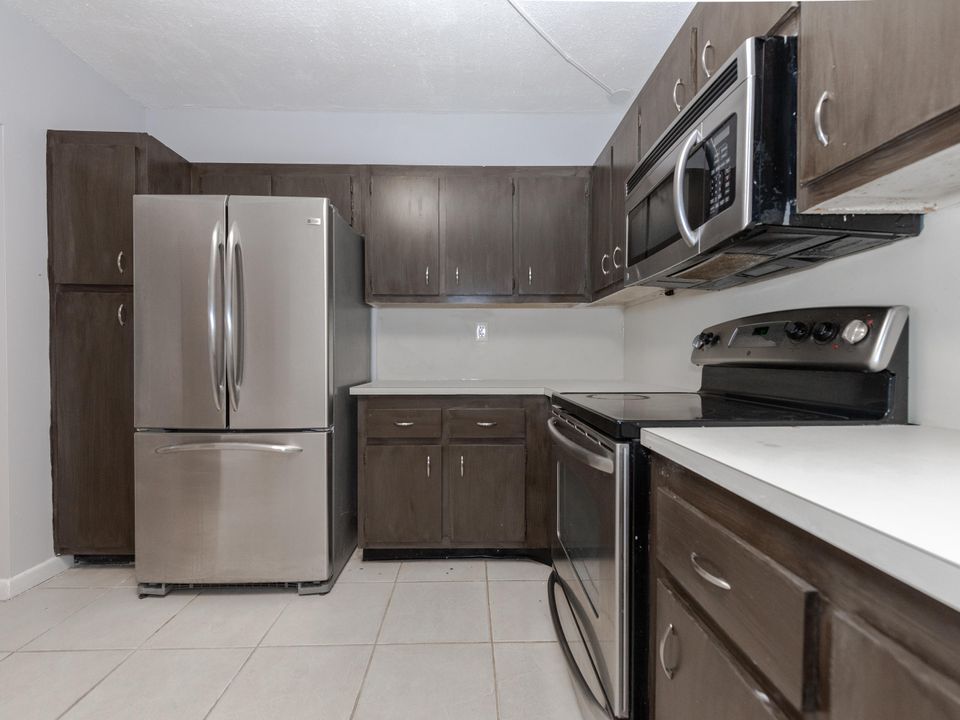 Recently Rented: $1,595 (2 beds, 2 baths, 1428 Square Feet)