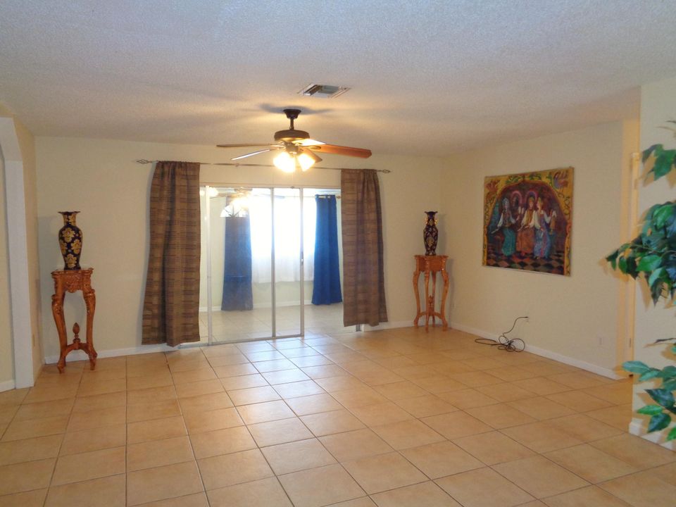 Recently Rented: $1,450 (2 beds, 2 baths, 36 Square Feet)