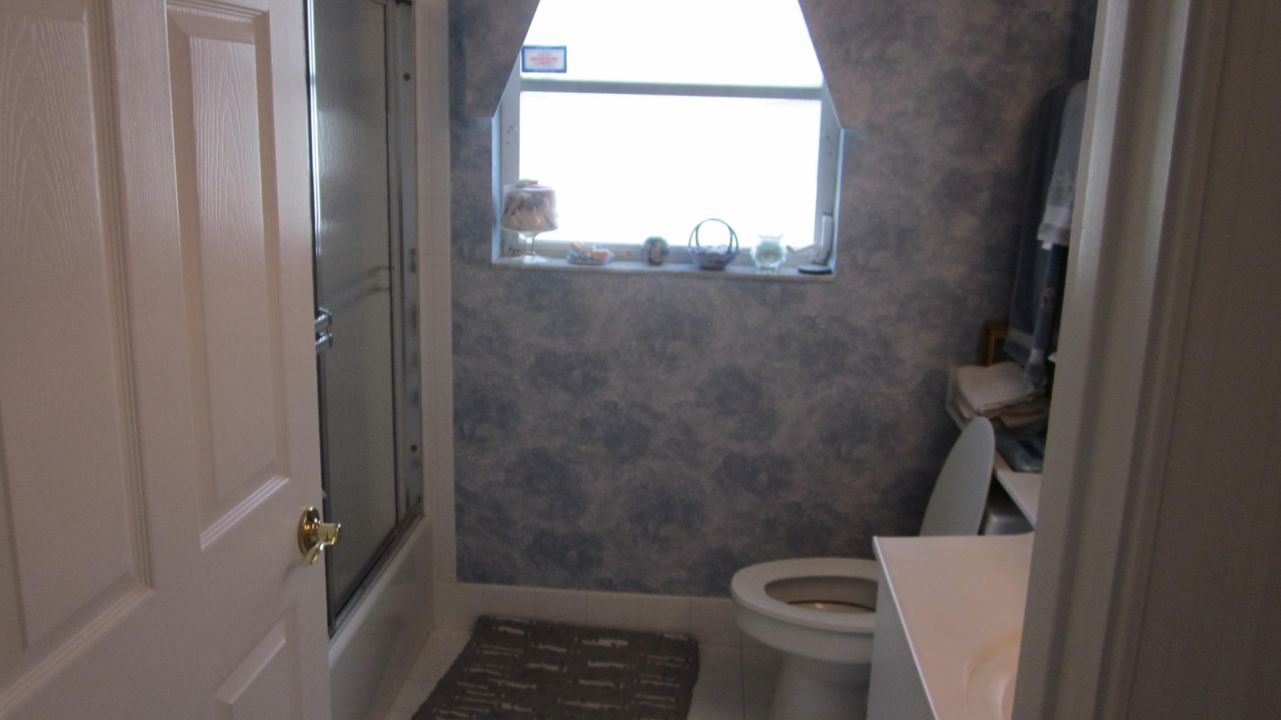 Недавно арендовано: $2,000 (3 спален, 2 ванн, 2078 Квадратных фут)