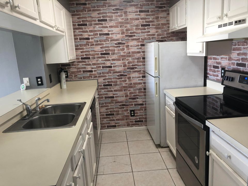 Recently Sold: $116,000 (1 beds, 1 baths, 502 Square Feet)