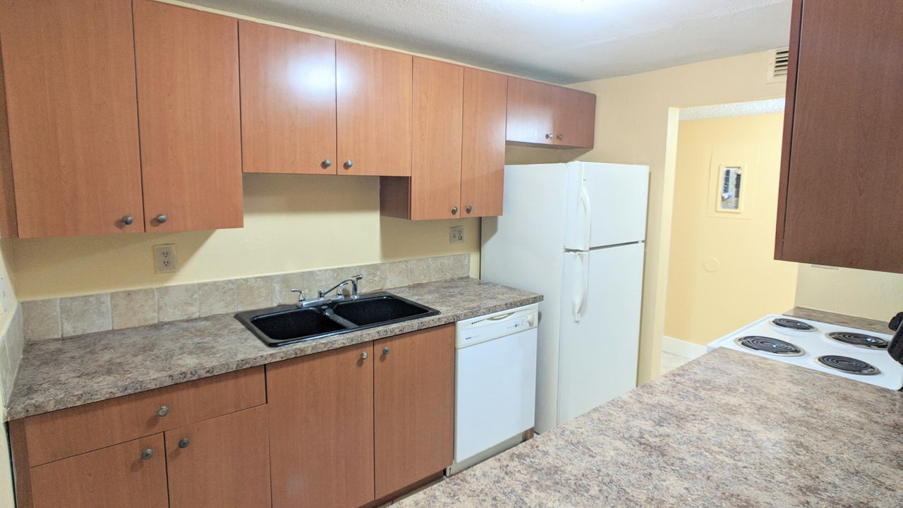 Vendido Recientemente: $1,375 (2 camas, 2 baños, 1030 Pies cuadrados)