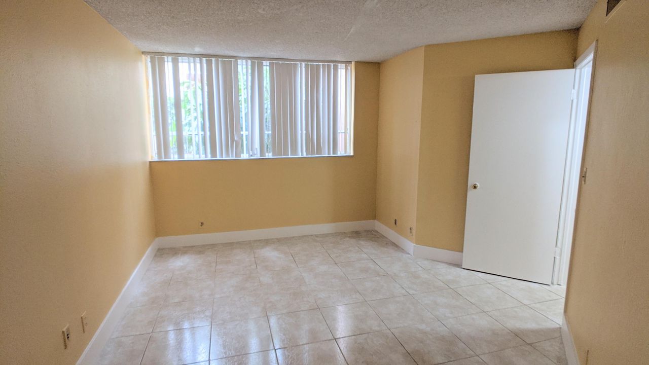 Recently Sold: $1,375 (2 beds, 2 baths, 1030 Square Feet)