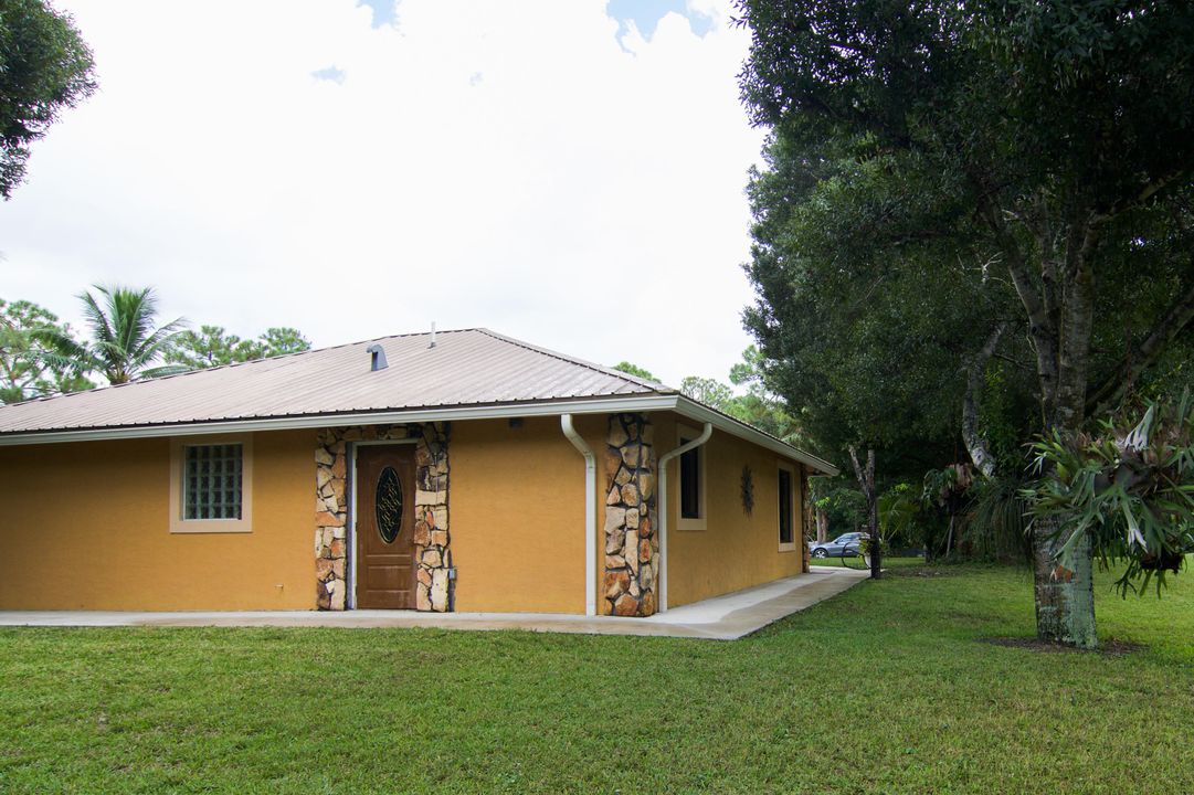 Recientemente alquilado: $1,600 (2 camas, 1 baños, 3269 Pies cuadrados)