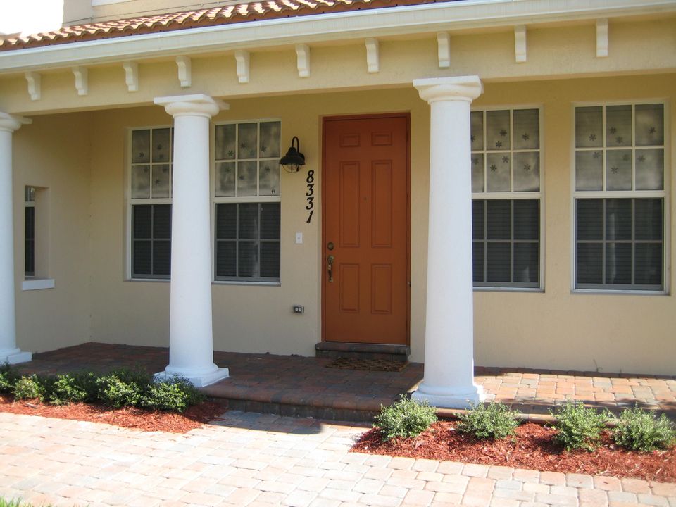 Recently Rented: $2,725 (3 beds, 2 baths, 2136 Square Feet)