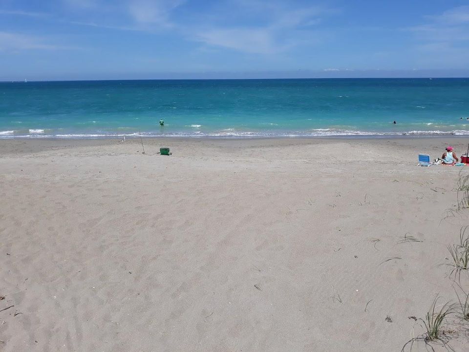 Недавно продано: $189,600 (2 спален, 2 ванн, 865 Квадратных фут)