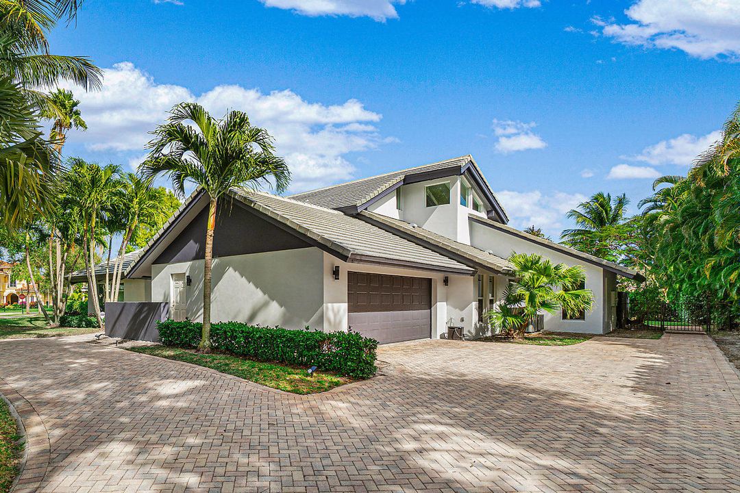 Recently Sold: $1,500,000 (4 beds, 4 baths, 4098 Square Feet)