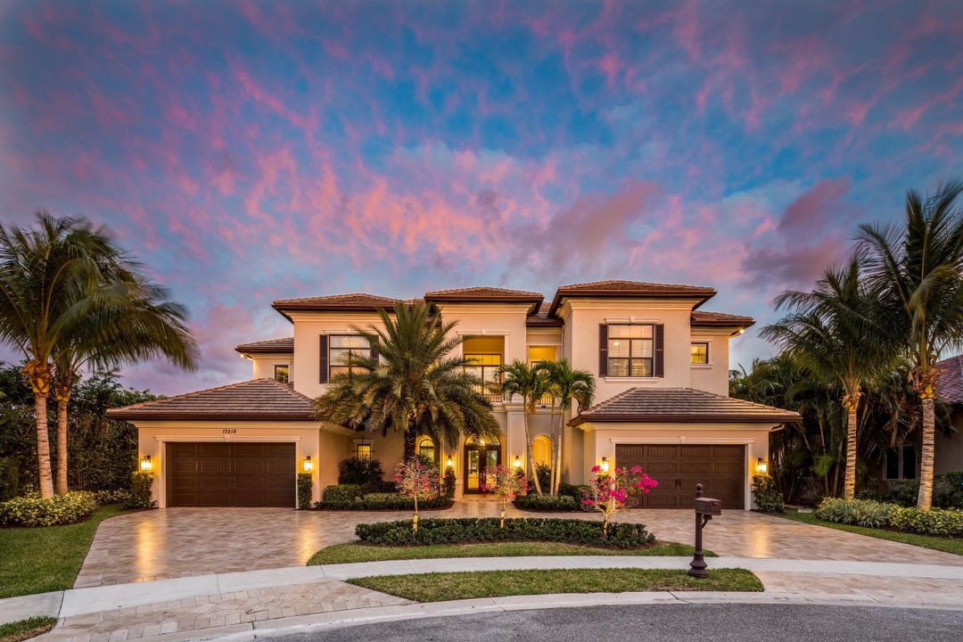 Recently Sold: $3,250,000 (6 beds, 7 baths, 7518 Square Feet)