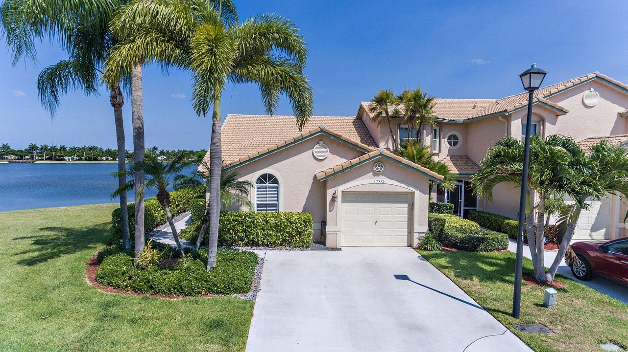 Недавно продано: $329,900 (3 спален, 2 ванн, 1550 Квадратных фут)