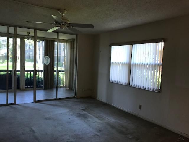Recently Sold: $165,000 (2 beds, 2 baths, 1200 Square Feet)