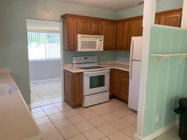 Recently Rented: $1,400 (2 beds, 2 baths, 903 Square Feet)