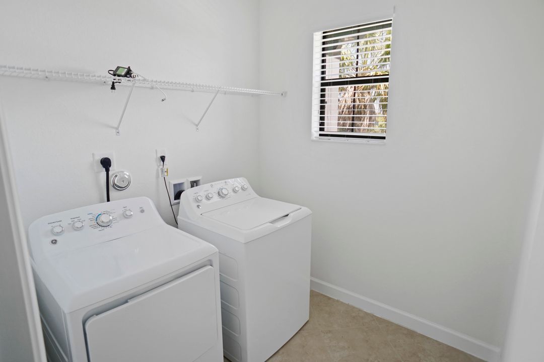 Недавно арендовано: $3,000 (4 спален, 3 ванн, 3166 Квадратных фут)