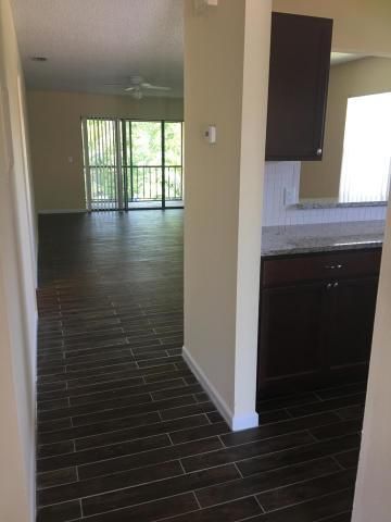 Recently Rented: $1,350 (2 beds, 2 baths, 1070 Square Feet)