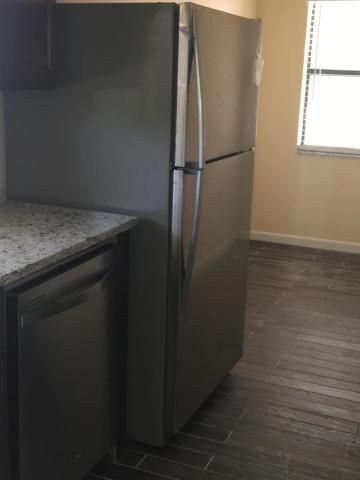 Recently Rented: $1,350 (2 beds, 2 baths, 1070 Square Feet)