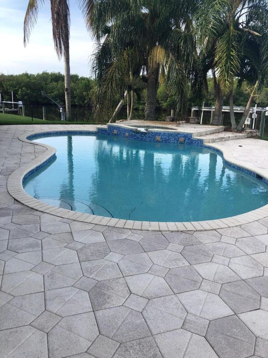Recently Sold: $1,000,000 (4 beds, 3 baths, 3994 Square Feet)
