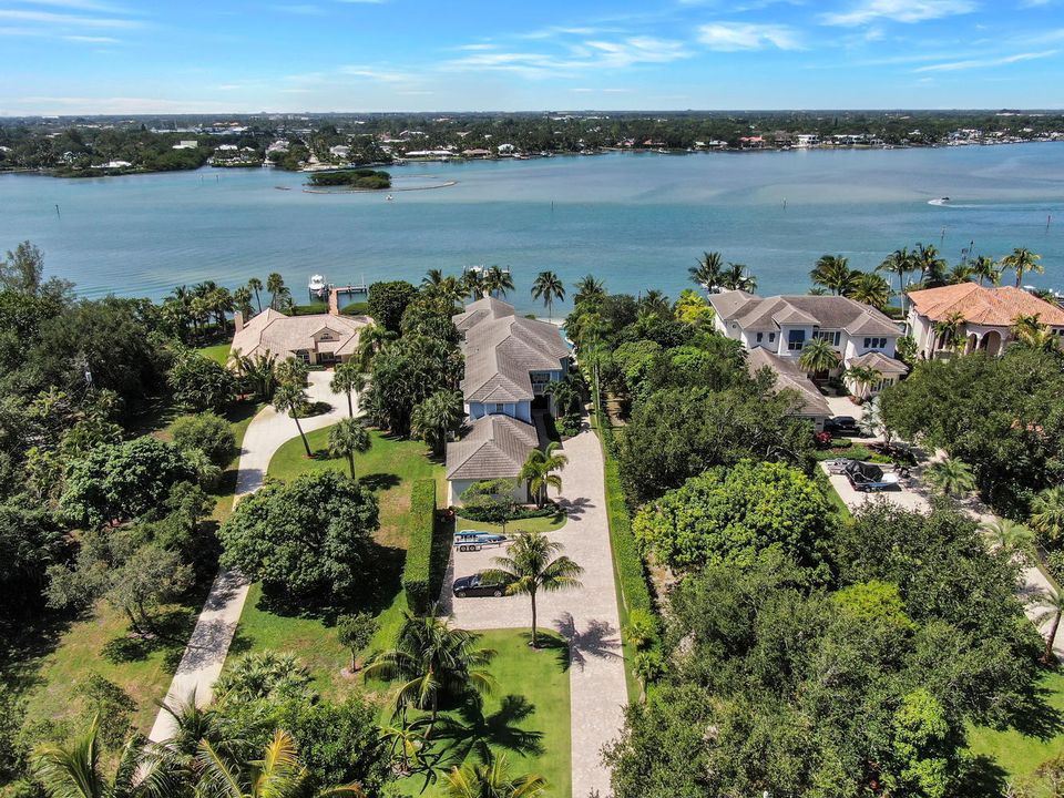 Recently Sold: $4,999,999 (5 beds, 5 baths, 6476 Square Feet)
