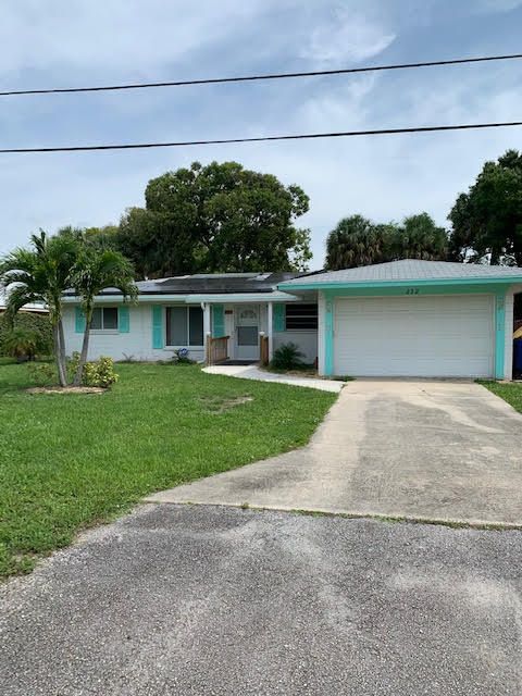 Recently Sold: $145,000 (2 beds, 2 baths, 1215 Square Feet)